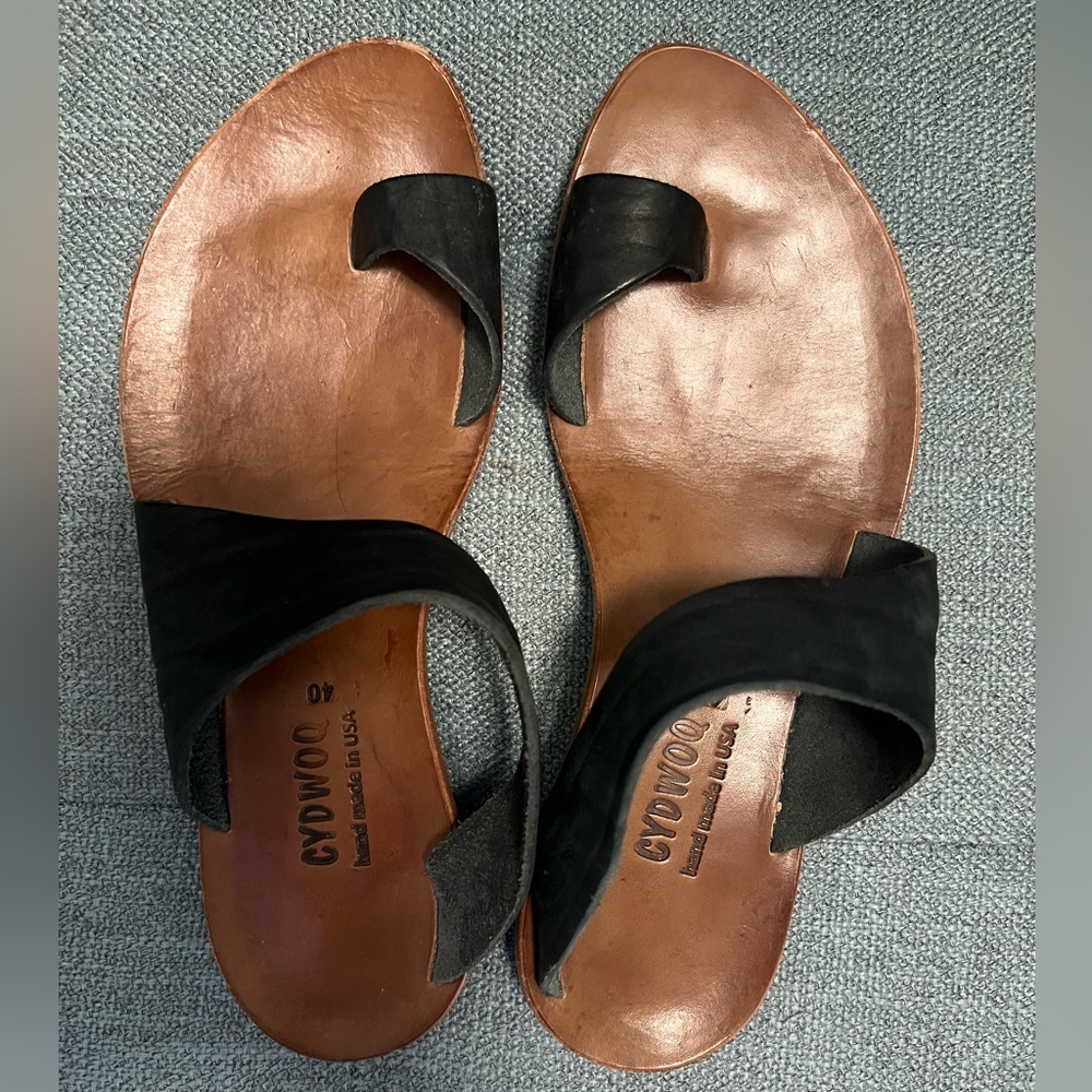 Cydwoq Leather Sandal- EUC, Black Size 40 (10)